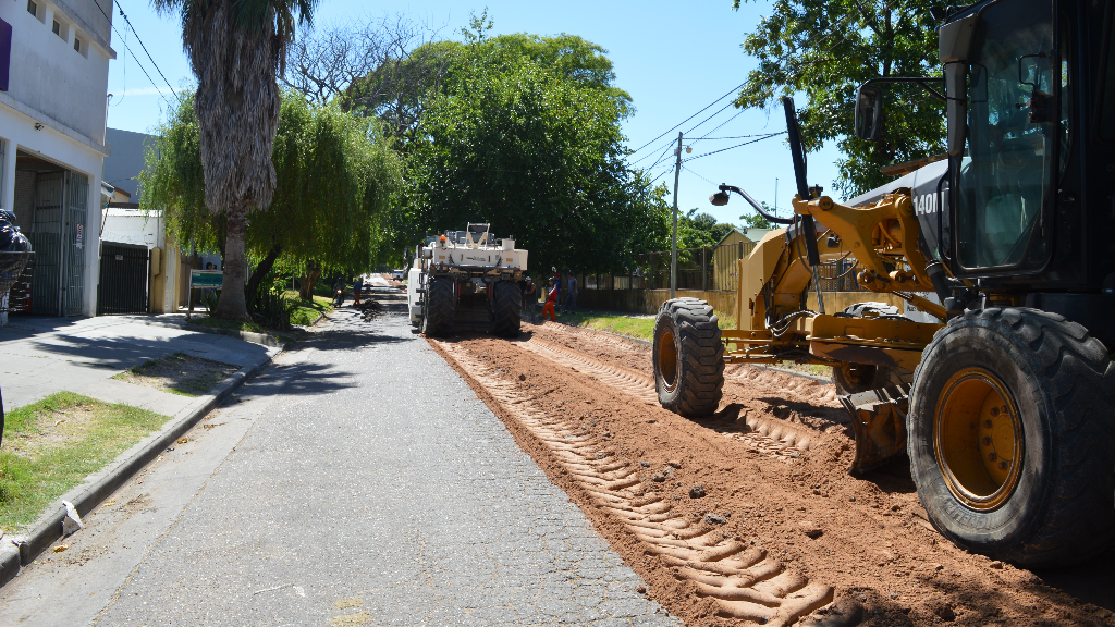 Repavimentación de calle Sarmiento