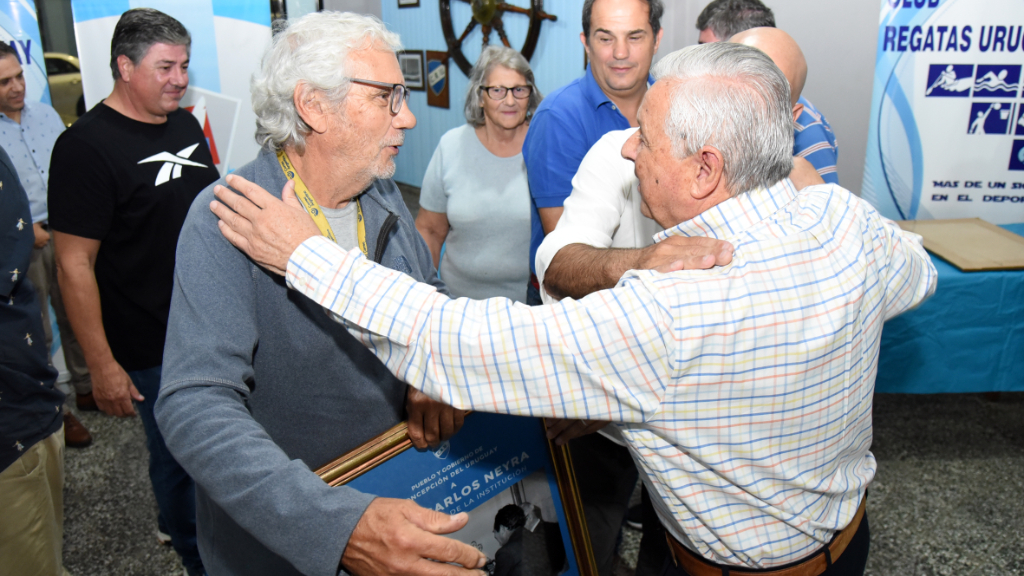 Reconocieron a dirigentes y deportistas del Club Regatas Uruguay