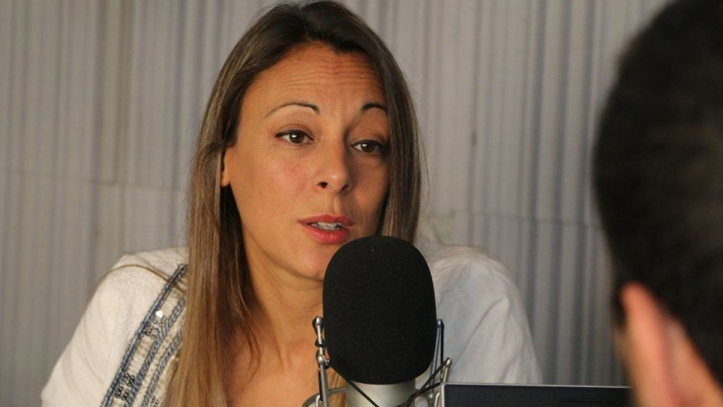 “La recaudación cae, los salarios congelados, las empresas cierran y Frigerio avala todo”