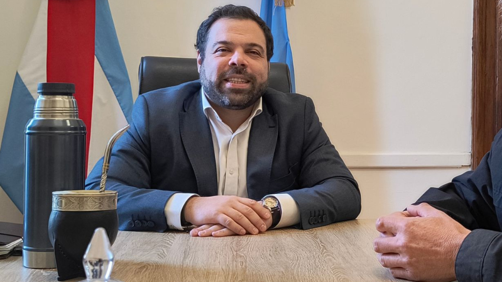 Troncoso confirmó que buscan un acuerdo con LLA