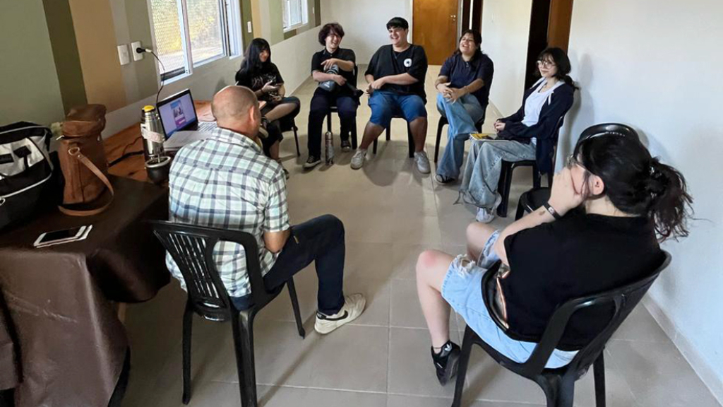 Centro de Escucha: un espacio de adolescentes para adolescentes