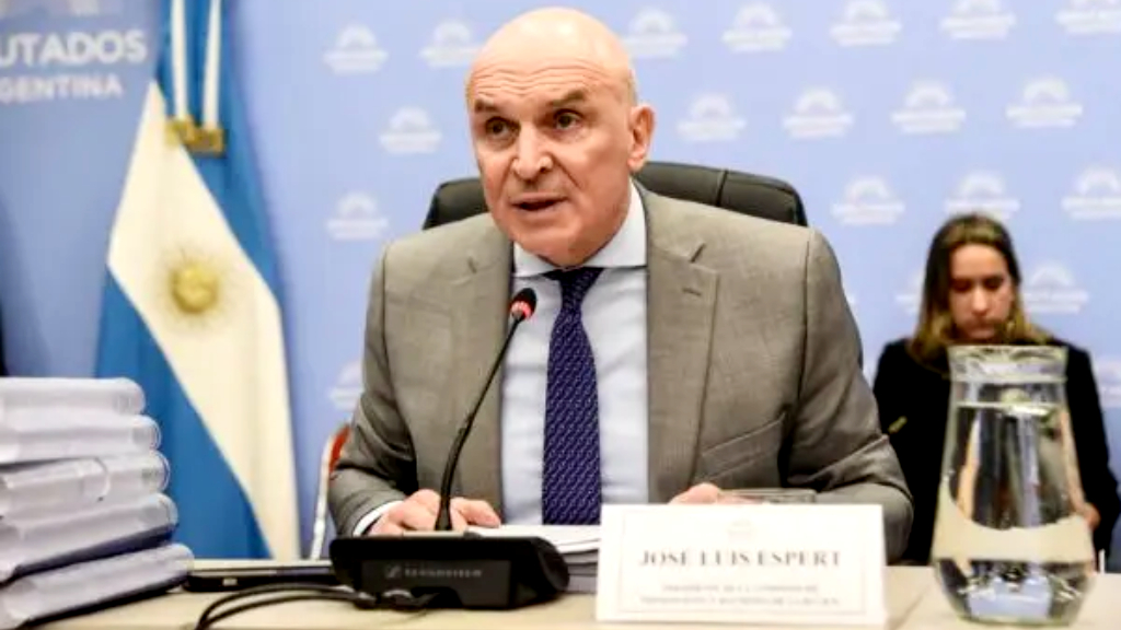Exigen la remoción de Espert de Presupuesto 