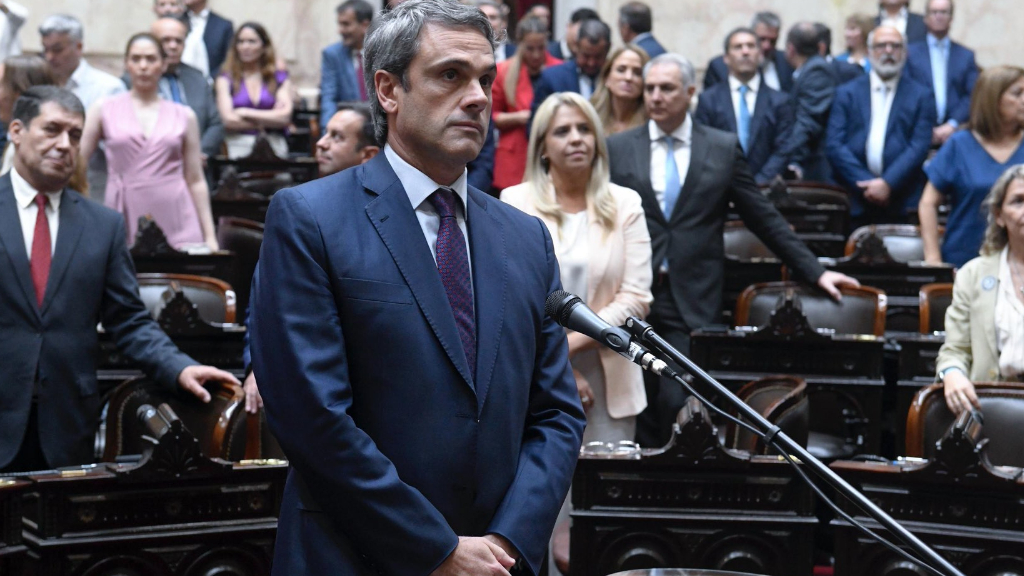 Michel advirtió que la reforma laboral tiene que arrancar por Diputados