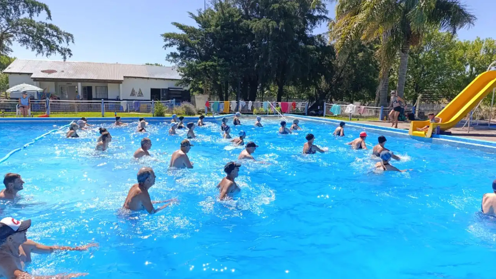 Aquagym en las piletas del Club Juventud