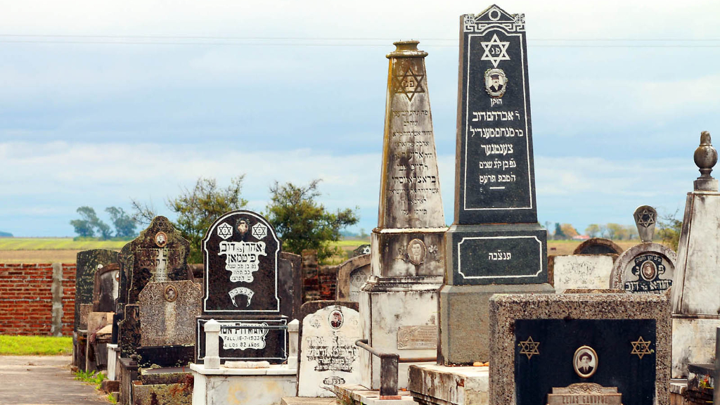 Voluntariado internacional para preservar la memoria