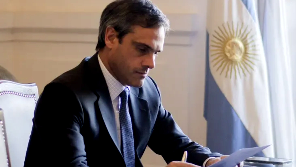 Michel busca oxígeno para familias endeudadas por comida o servicios