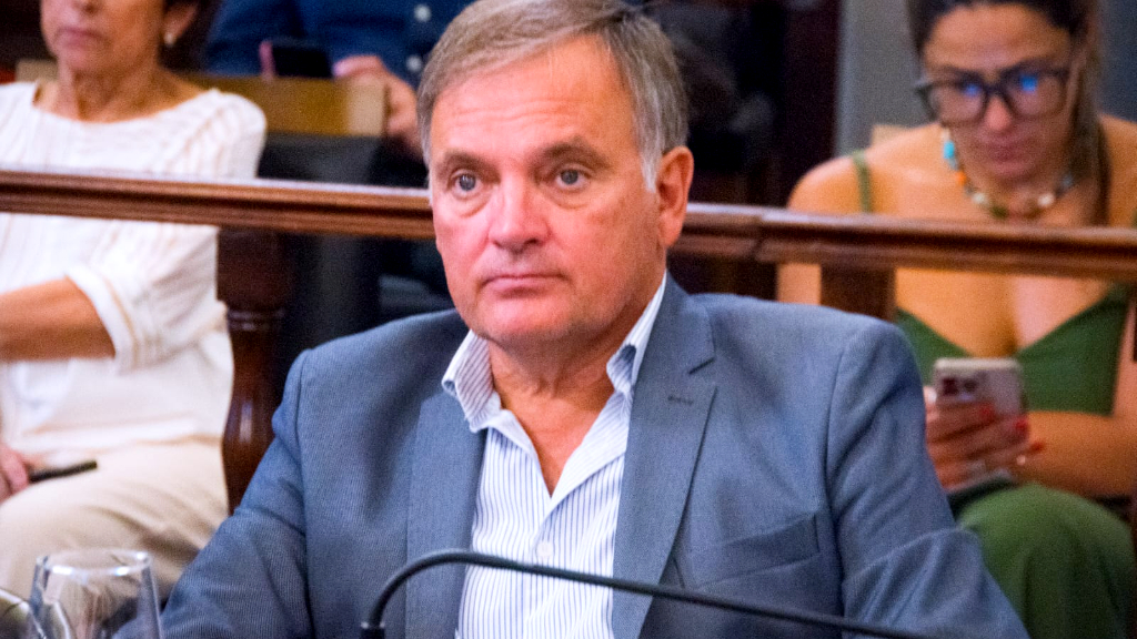 Actualizarse, unidad con todos y una intendencia a la gobernación