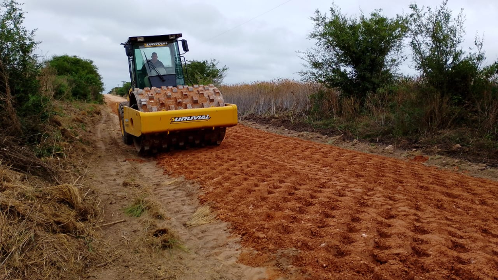 Mejora y mantenimiento  de los caminos en la zona de Talita