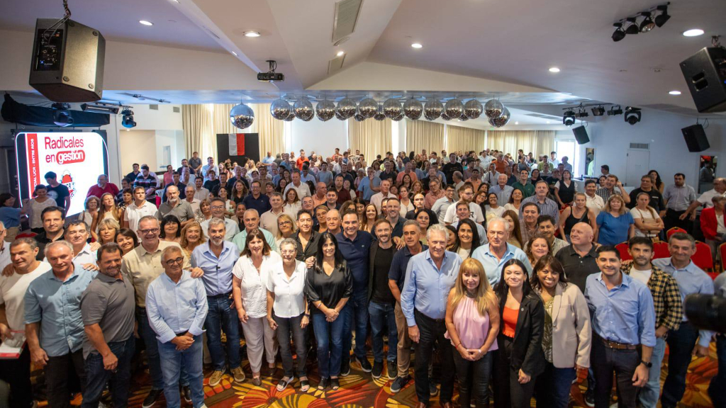 Los radicales muestran que gestionan