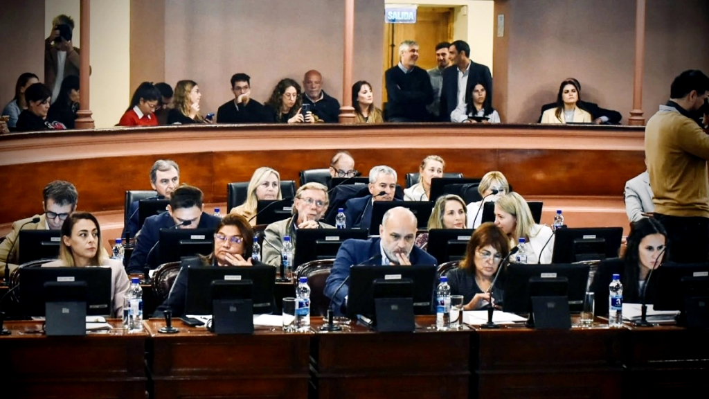 Diputados del PJ le exigen a Frigerio que envíe el proyecto 