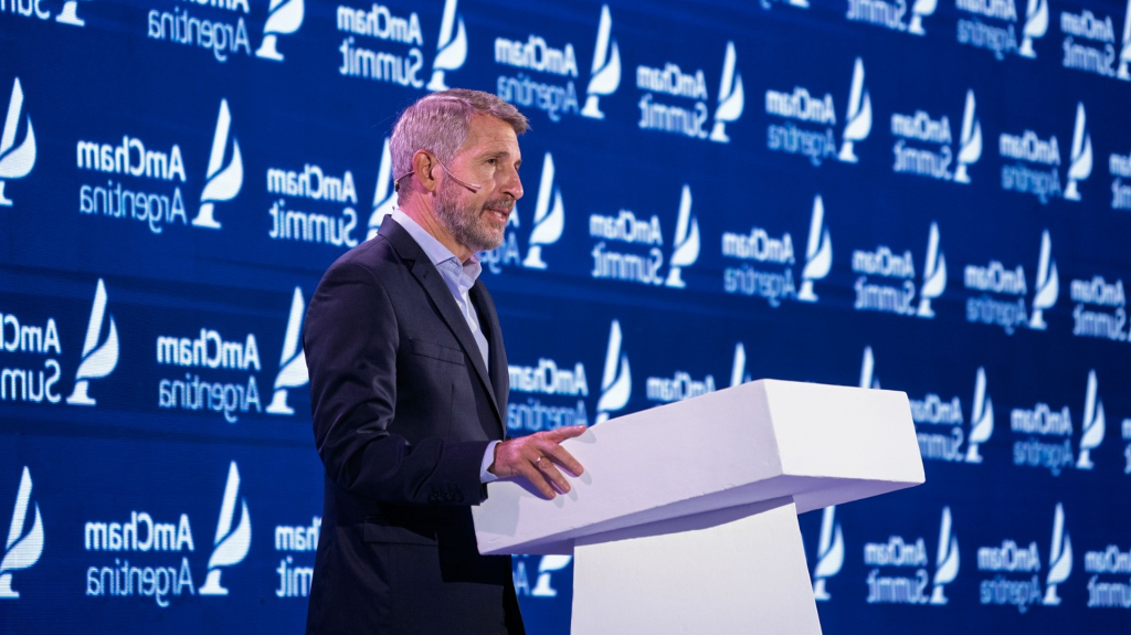 Nuevo pacto federal y apoyo a Milei, los ejes de Frigerio en el AmCham