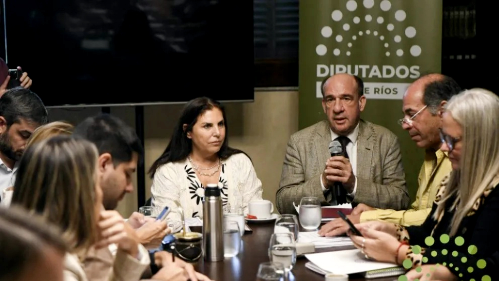 Avanza la regulación del juicio político