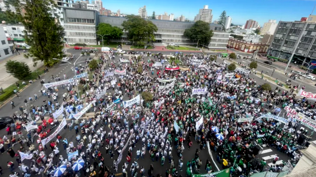 Multitud contra la reforma previsional