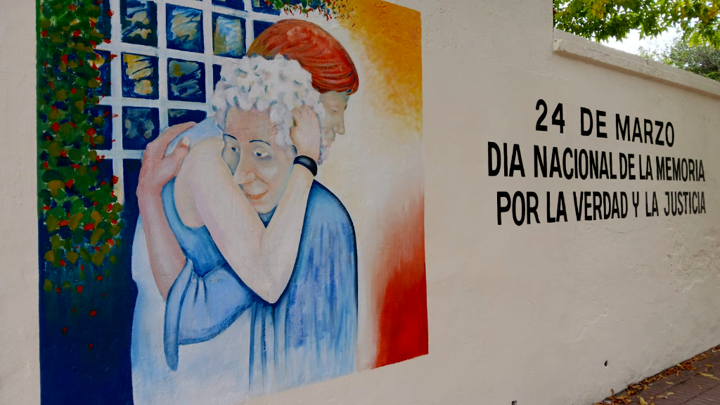 Derechos Humanos: reinauguraron el mural “El Abrazo” 