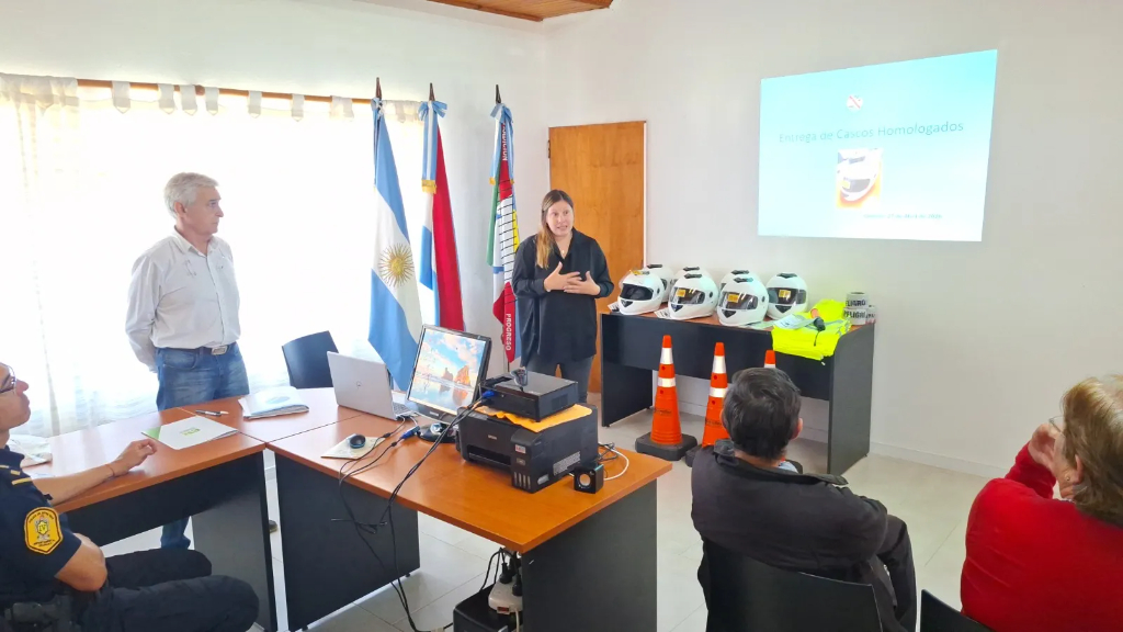 Entrega de cascos homologados