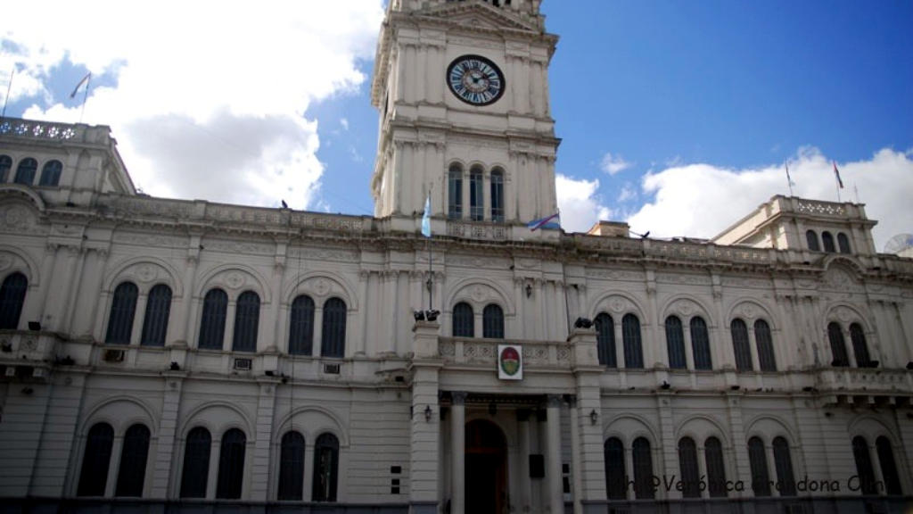 Debate por el Compre Provincial