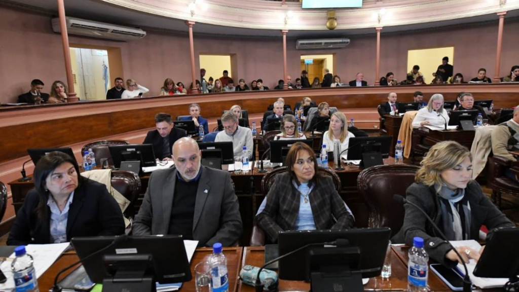 Diputados peronistas le piden al partido evaluar la votaciones de sus legisladores