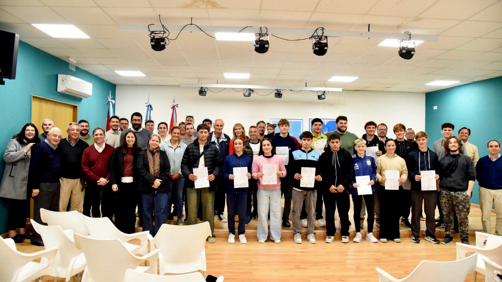 Entregaron nuevos aportes a 20 jóvenes atletas locales