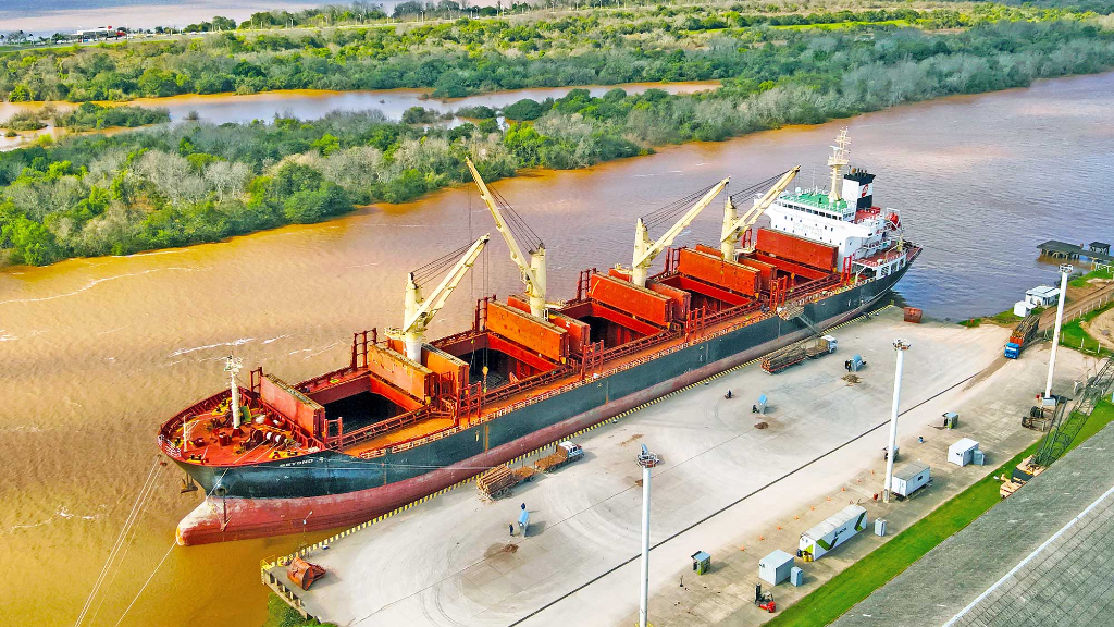 El puerto uruguayense mueve