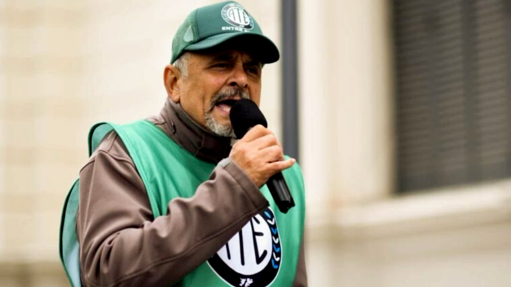 Muntes dejará ATE y va por una banca en la legislatura