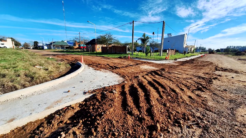 Avanzan obras de pavimentación y mejoras viales