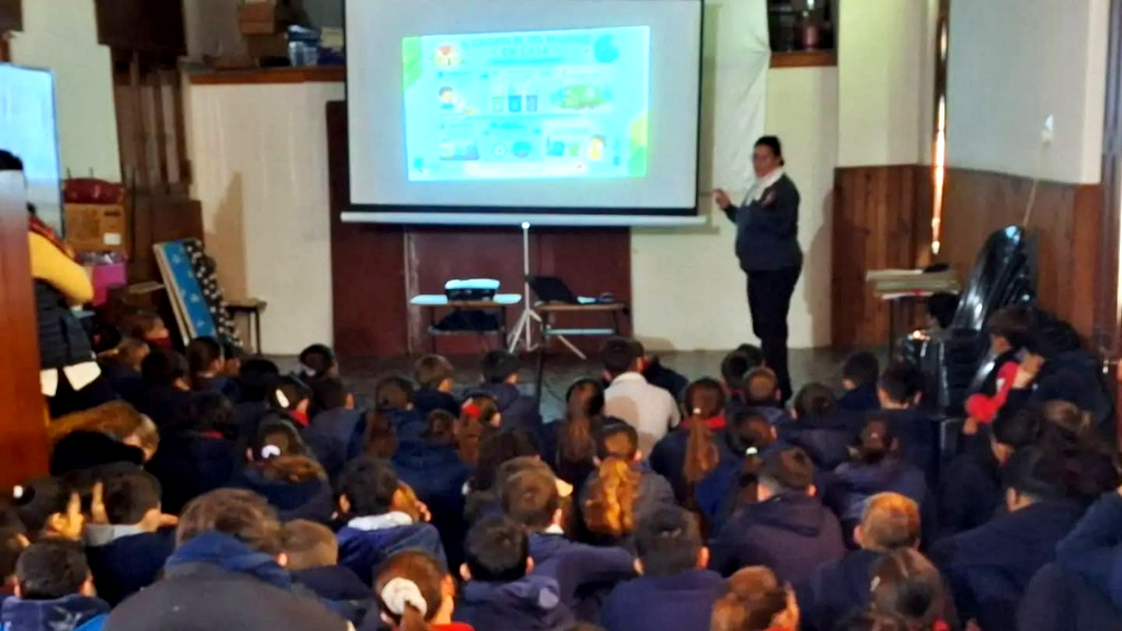 Brindaron charlas ambientales a alumnos del nivel primario