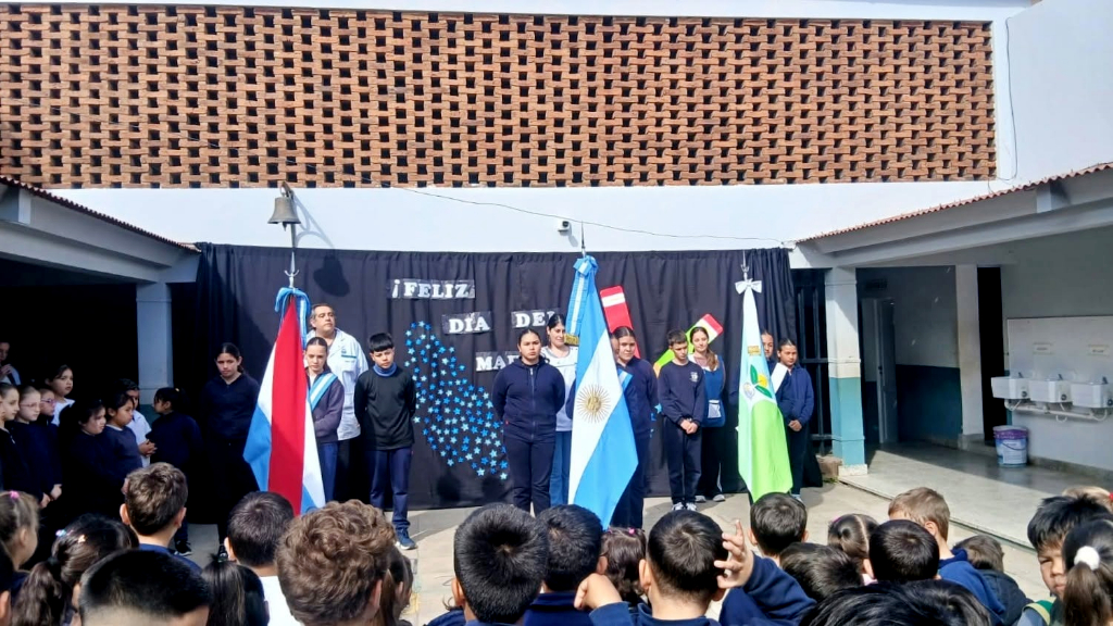 Sandoval participó del acto por el Día del Maestro