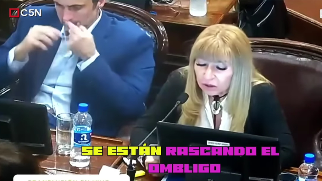 El ombliguetazo de Rossi en la televisión nacional