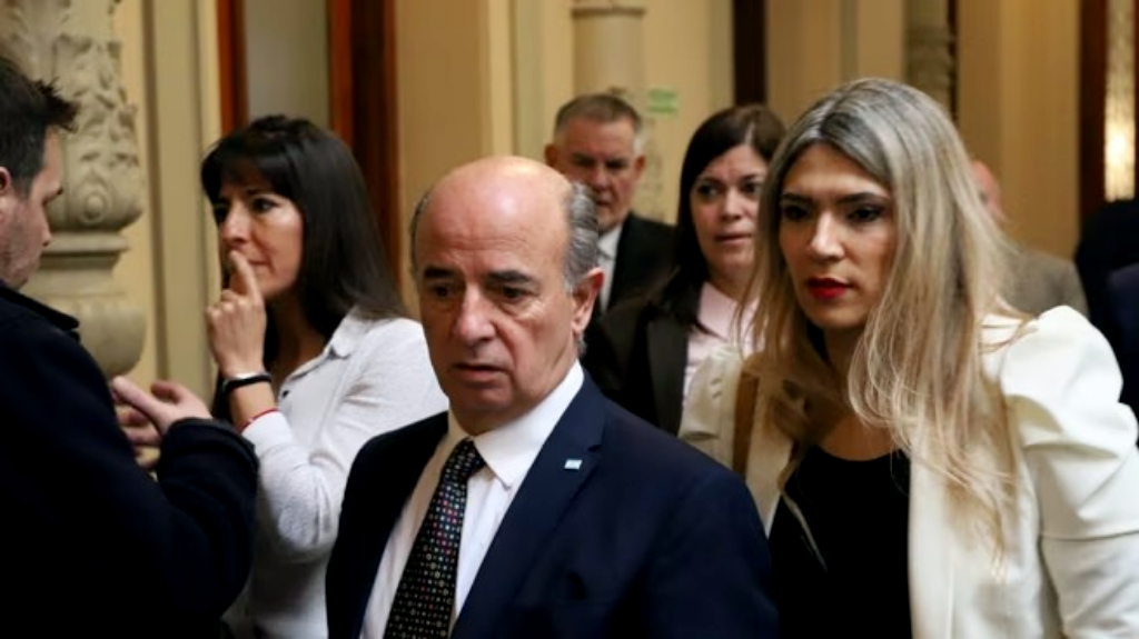 Diputado libertario defendió su visita al represor Astiz