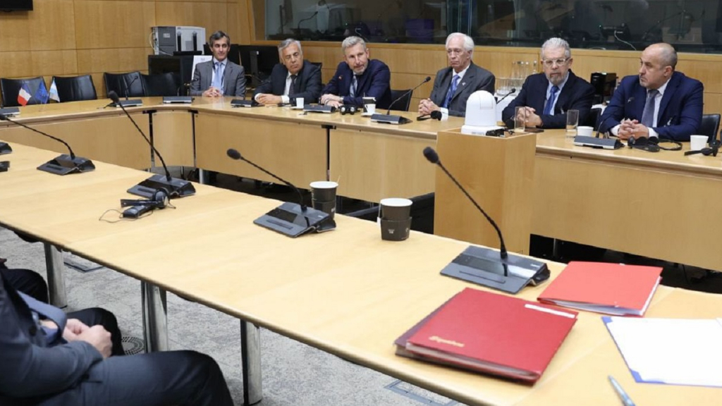 Frigerio evaluó herramientas de financiamiento 