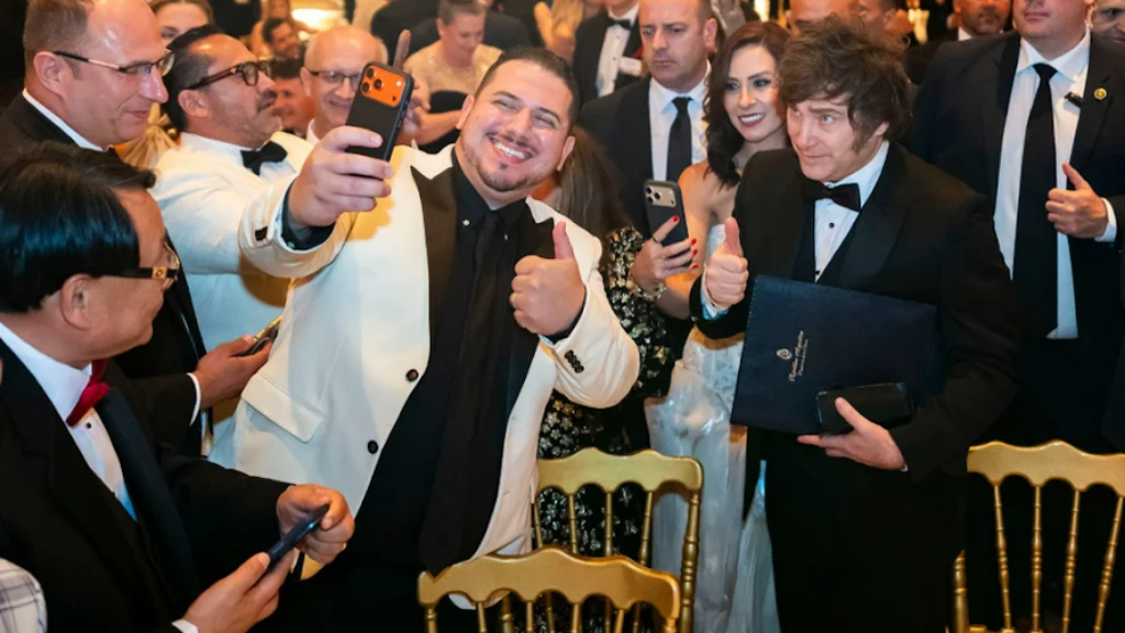 Milei viaja a una gala organizada por un condenado por narcotráfico