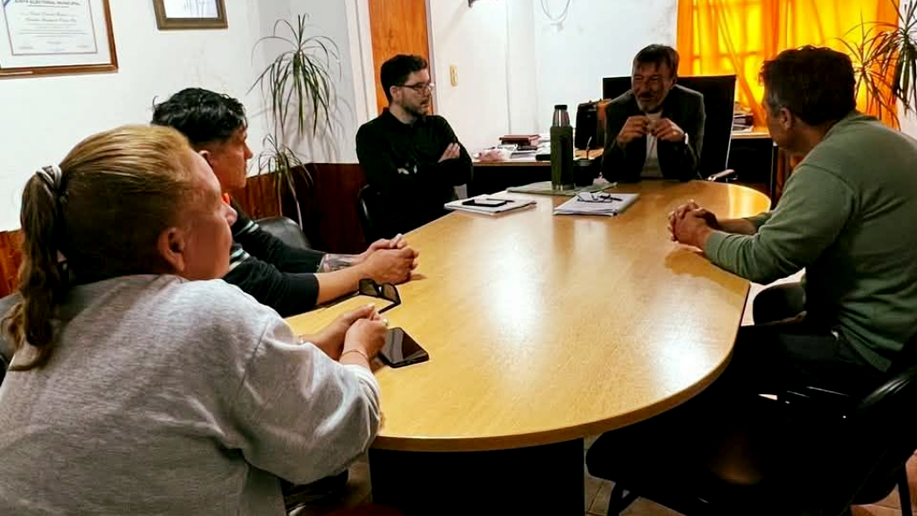 Relevan el acceso asfaltado y piden precaución