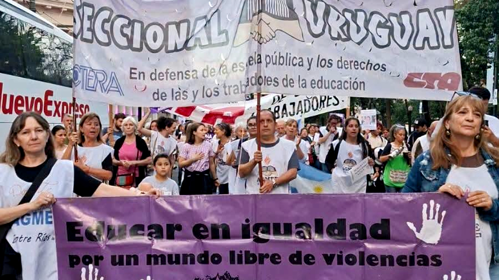 AGMER marchó por el femicidio de Nancy Godoy