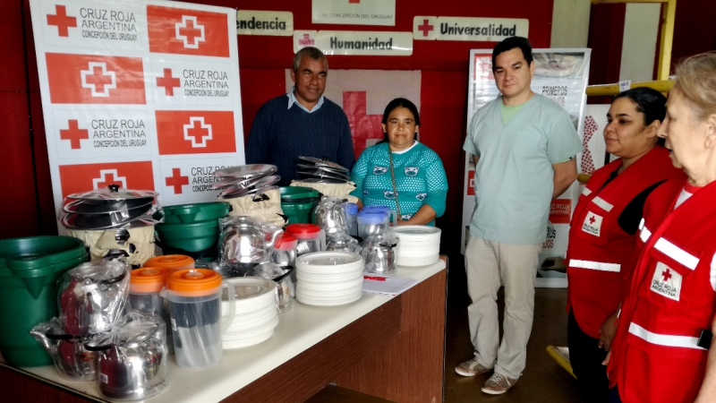 Cruz Roja donó elementos a comedores comunitarios