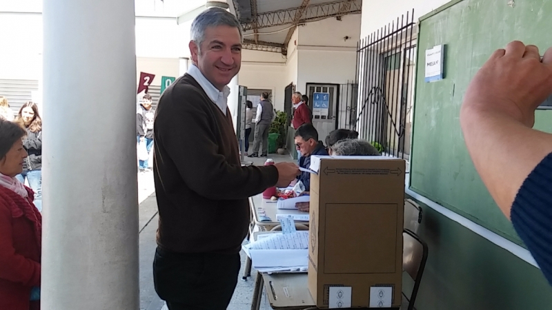 Ruiz Orrico fue el primero de los candidatos uruguayenses en votar