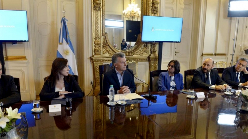 Macri firmó el Pacto Fiscal con 23 gobernadores; Bordet entre ellos