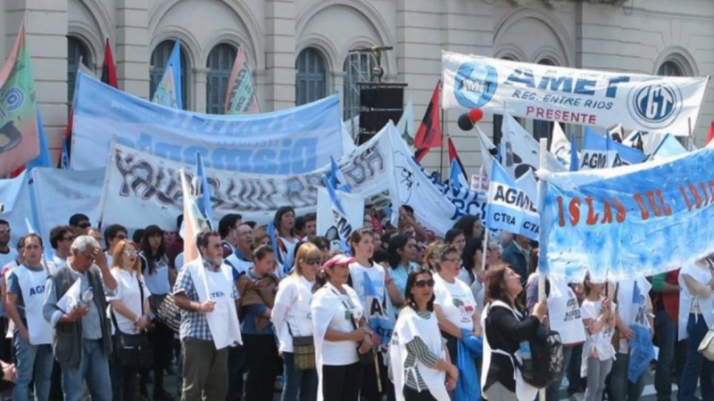 Por Decreto, Macri eliminó la paritaria nacional docente; los gremios entrerrianos lo rechazaron