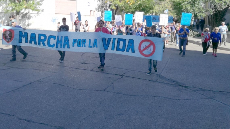 Grupos religiosos hicieron una marcha anti aborto