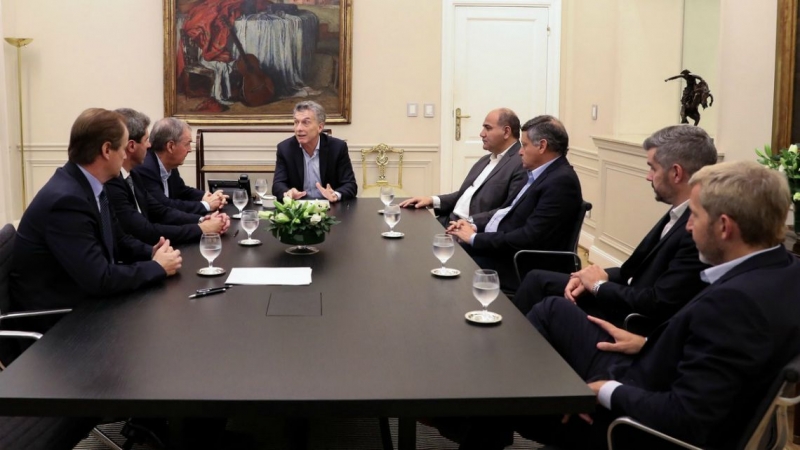 Macri les pidió a los gobernadores “no criticar el acuerdo con el FMI”