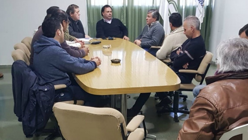 Sindicato de Comercio y delegados de los super DAR se reunieron con el secretario de Trabajo