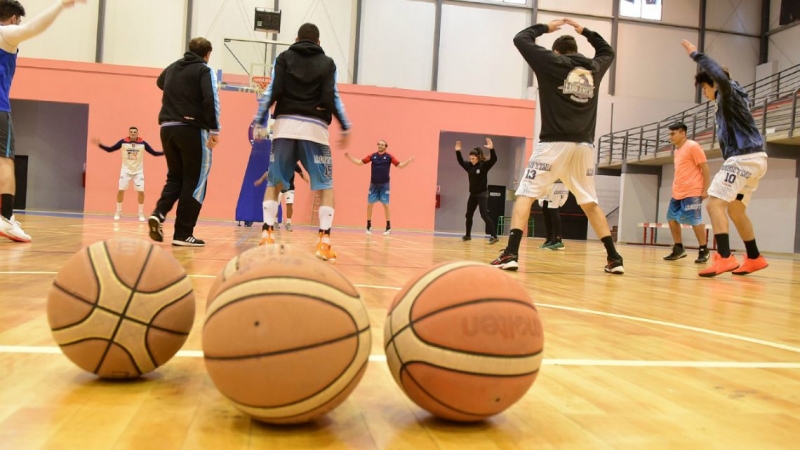 Los Topos juegan y entrenan en Concepción del Uruguay