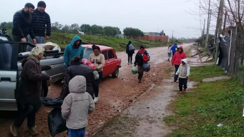 Integración Uruguayense colaboró con l@s vecin@s ante las lluvias