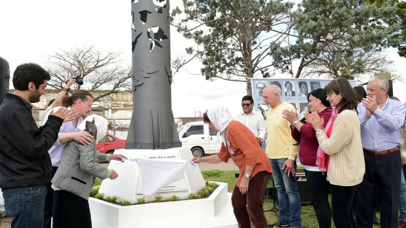 Madres y Abuelas de Plaza de Mayo tienen su monumento en Concepción