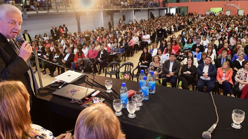 Con más de 2700 docentes, comenzó  en ciudad el VI Congreso de Educación