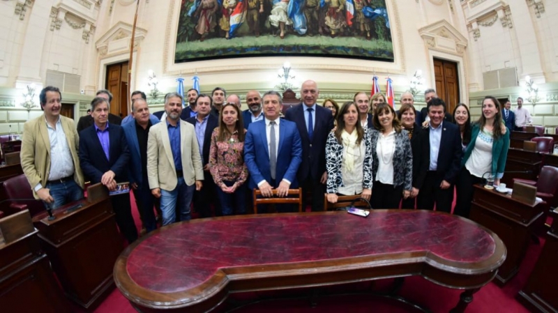 Urribarri y Bonfatti reunieron diputados entrerrianos y santafesinos contra el ajuste de Nación