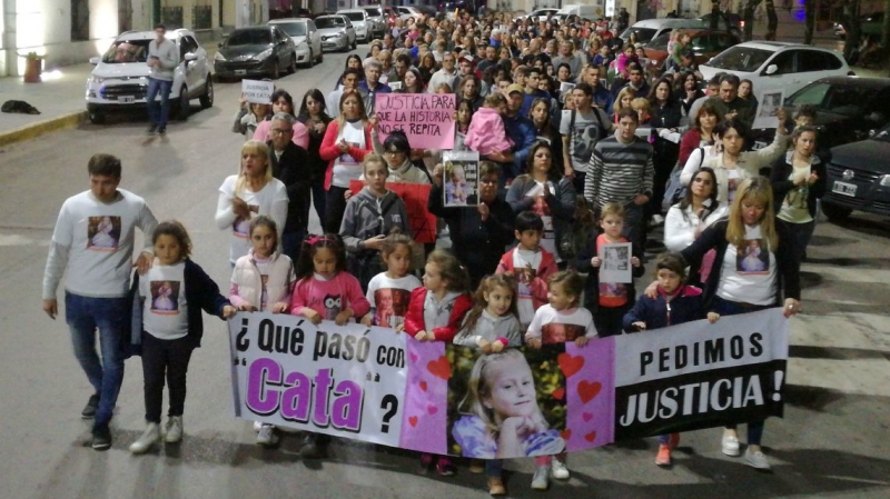 A casi un año de su muerte, exigen que la Justicia acelere la investigación por la muerte de Cata