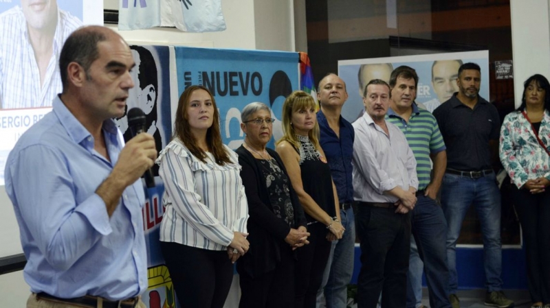 Bertelotti abrió local y presentó a sus candidatos