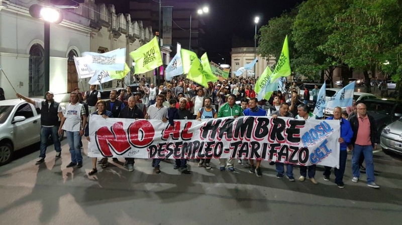 La desocupación y los tarifazos de Cambiemos tuvieron su marcha uruguayense de rechazo