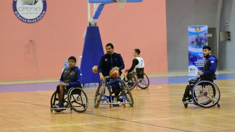 Encuentro participativo con la selección argentina de básquet en sillas de ruedas