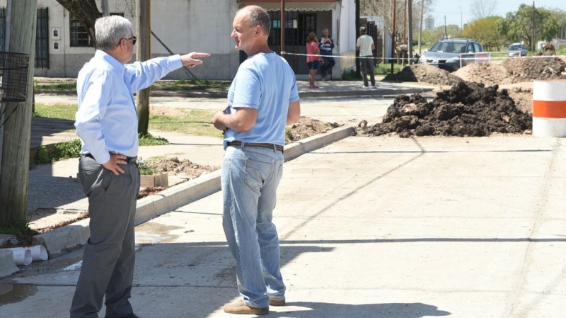 Trabajos de pavimentación en la zona del Hospital Urquiza